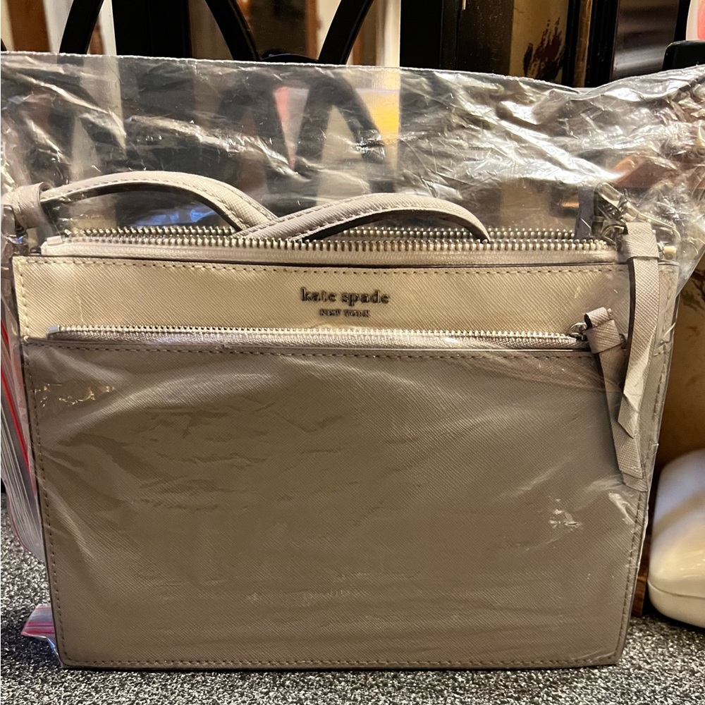 Flawless, Authentic Kate Spade Cameron Zip Crossbody or on the shoulder.